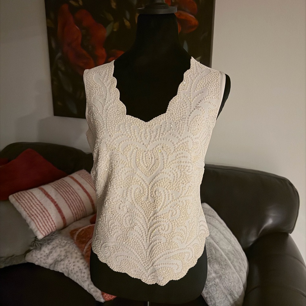 Dressbarn Cream Lace Sleeveless Blouse